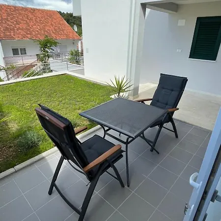 Milena Sweet Apartment-with A Pool *