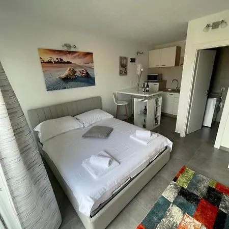 Milena Sweet Apartment-with A Pool *