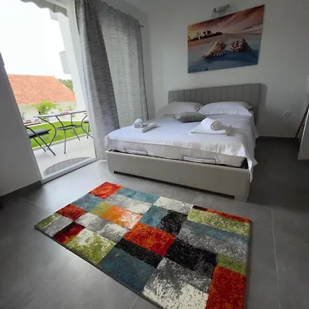 Milena Sweet Apartment-with A Pool