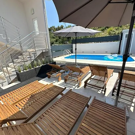 Milena Sweet Apartment-with A Pool *