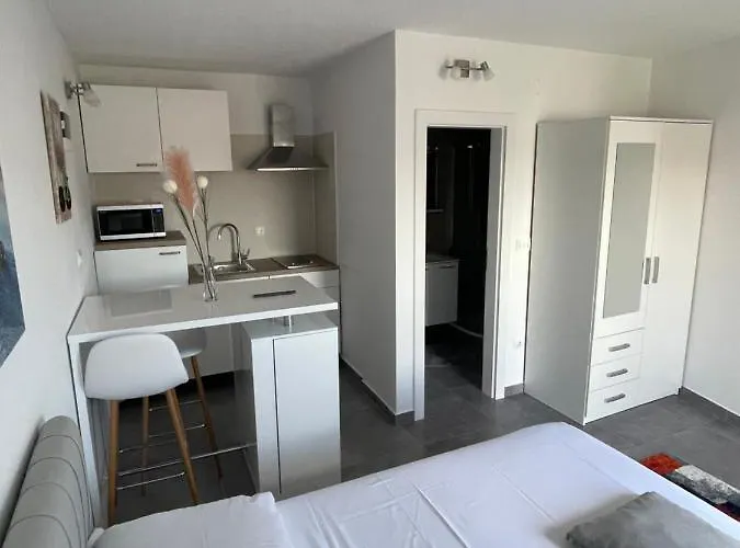 Milena Sweet Apartment-with A Pool Trogir