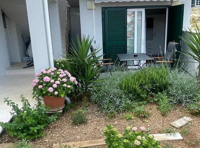 Milena Sweet Apartment-with A Pool Appartement Trogir