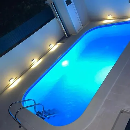 Milena Sweet Apartment-with A Pool 特罗吉尔